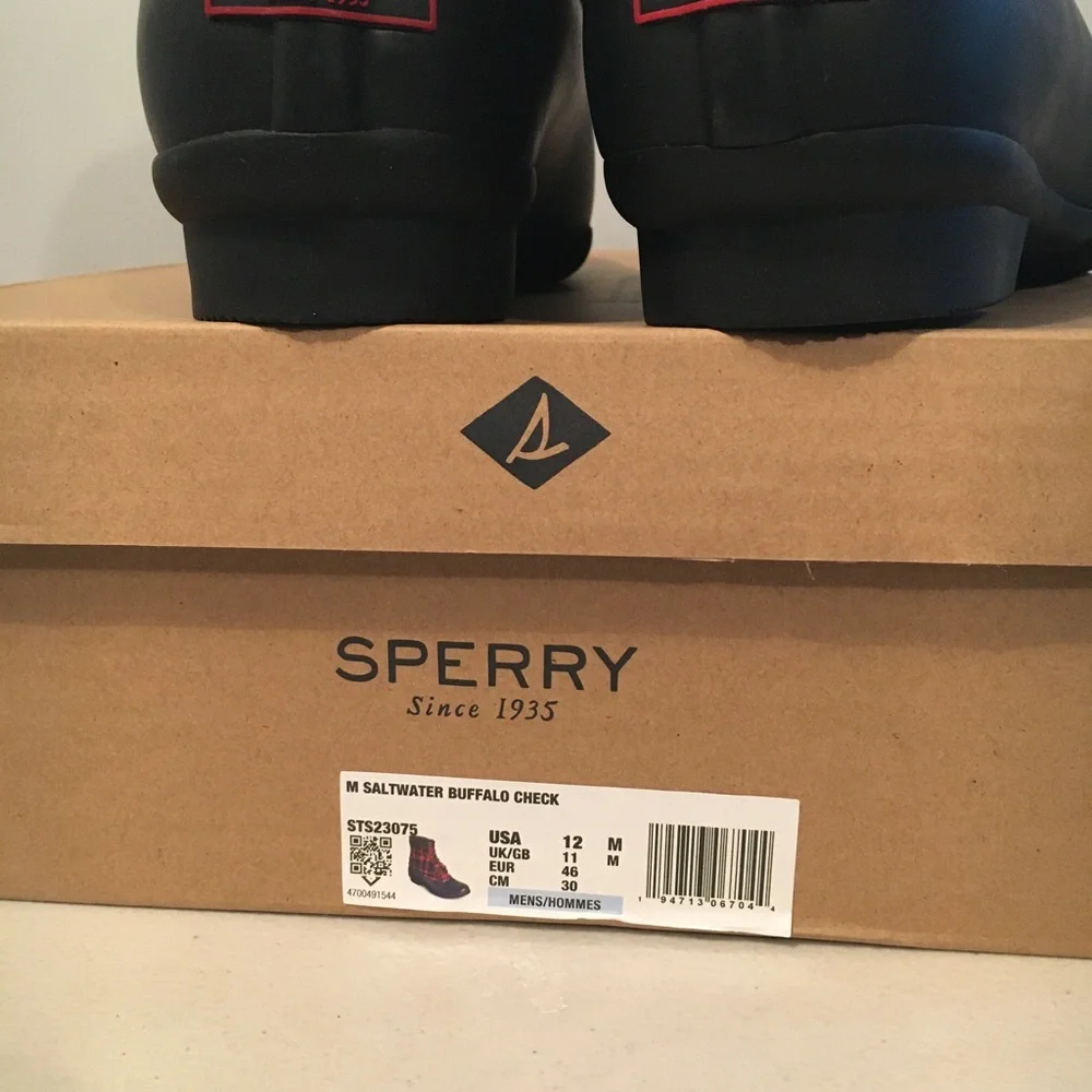 NEW Men’s Size 12 Waterproof Boots by SPERRY